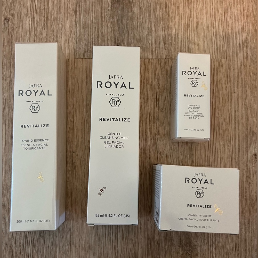 JAFRA Royal Revitalize Skincare Toner - White